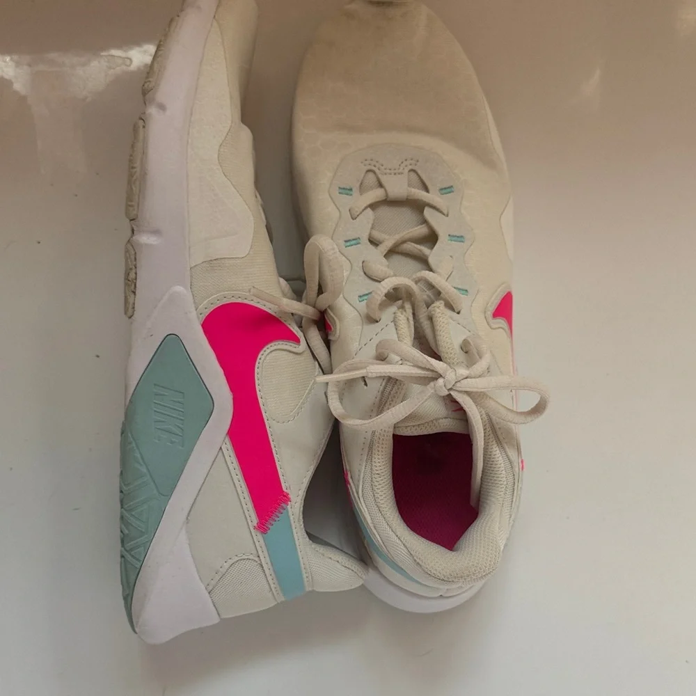 Nike Cream and Pink Sneakers - Picture 2 of 6
